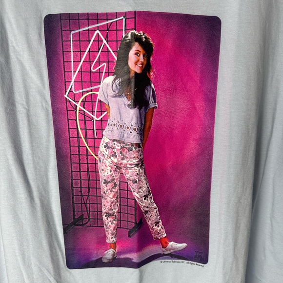 SAVED BY THE BELL Kelly Kapowski T-Shirt. - Picture 7 of 7